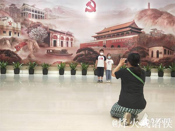 免预约!中国共产党历史展览馆迎来新年首批观众 免预约!中国共产党历史展览馆迎来新年首批观众