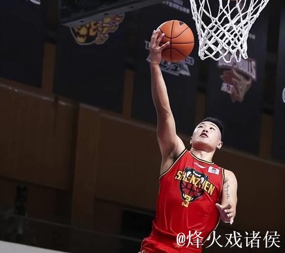 詹姆斯32+15天津胜广东 贺希宁17分深圳负上海 詹姆斯32+15天津胜广东 贺希宁17分深圳负上海